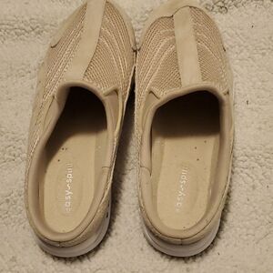 Easy spirit cream sneakers